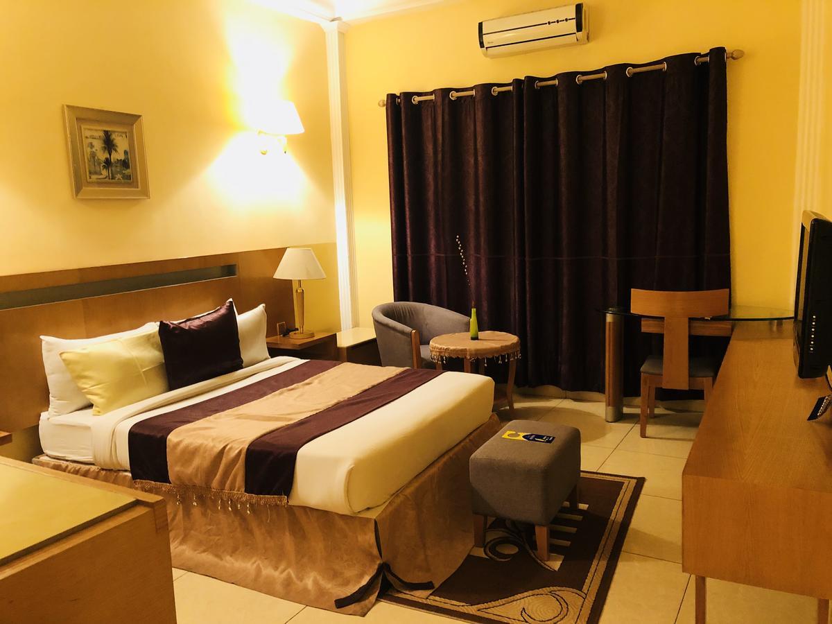 Hotel Riviera برازافيل المظهر الخارجي الصورة